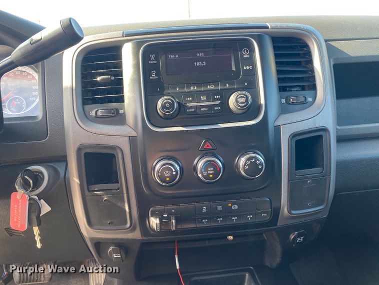 image for item DM4129 2015 Dodge Ram 5500HD  bucket truck