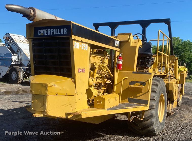 image for item DM4134 1992 Caterpillar RR-250  soil stabilizer