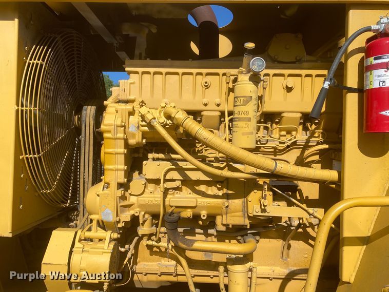 image for item DM4134 1992 Caterpillar RR-250  soil stabilizer