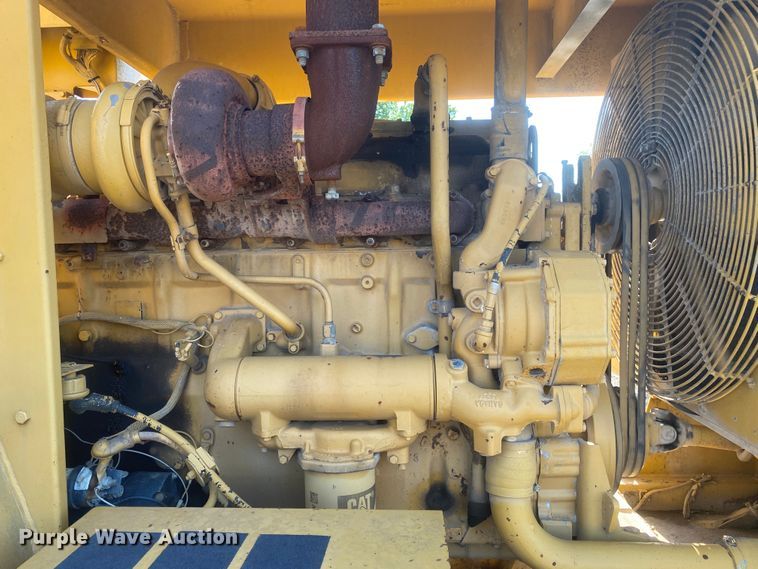 image for item DM4134 1992 Caterpillar RR-250  soil stabilizer