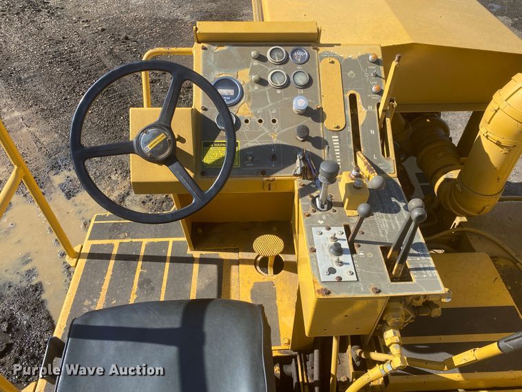 image for item DM4134 1992 Caterpillar RR-250  soil stabilizer