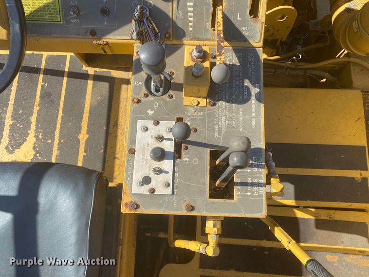 image for item DM4134 1992 Caterpillar RR-250  soil stabilizer