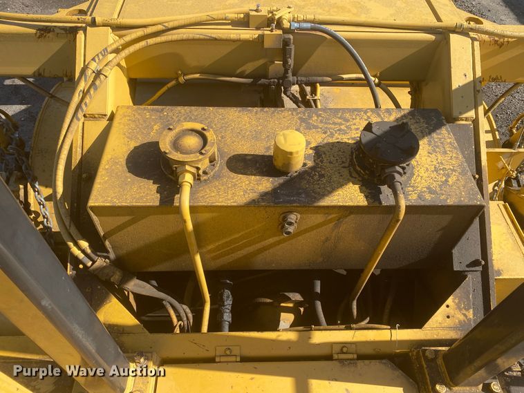 image for item DM4134 1992 Caterpillar RR-250  soil stabilizer