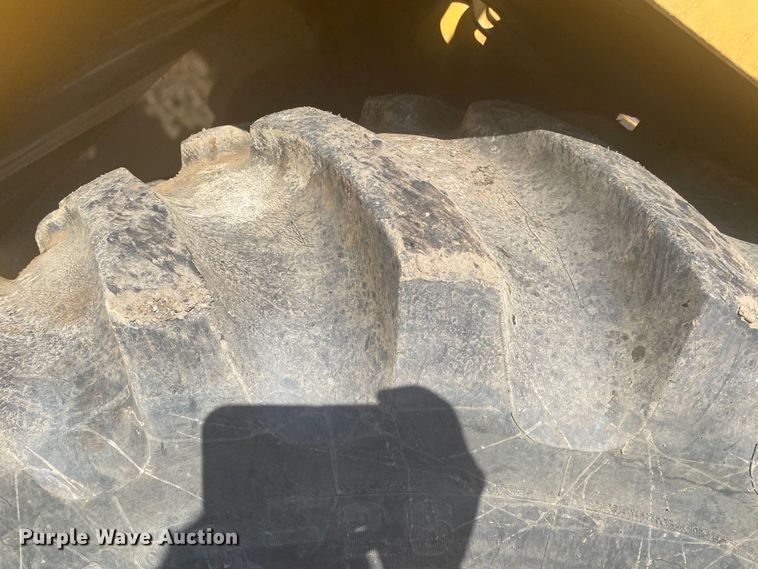 image for item DM4134 1992 Caterpillar RR-250  soil stabilizer