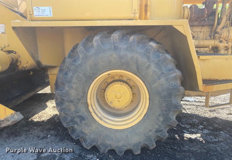 image for item DM4134 1992 Caterpillar RR-250  soil stabilizer