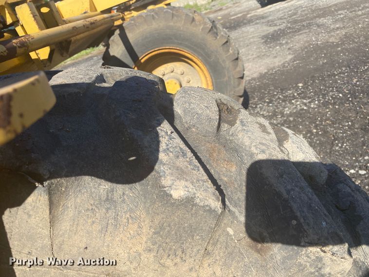 image for item DM4134 1992 Caterpillar RR-250  soil stabilizer