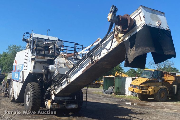 image for item DM4135 1995 Roadtec SB2500  Shuttle Buggy material transfer vehicle