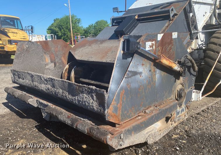 image for item DM4135 1995 Roadtec SB2500  Shuttle Buggy material transfer vehicle