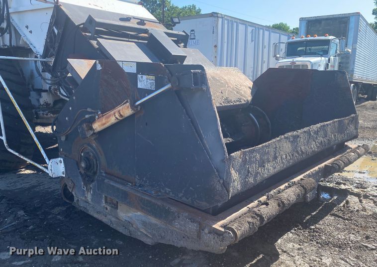 image for item DM4135 1995 Roadtec SB2500  Shuttle Buggy material transfer vehicle