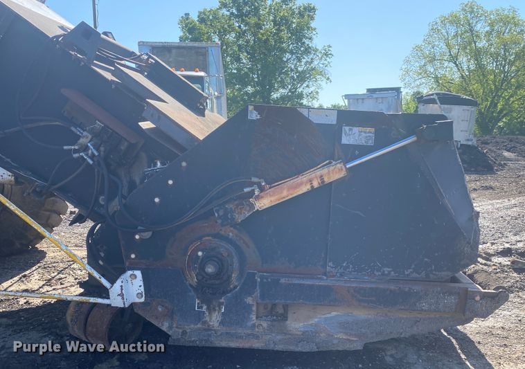 image for item DM4135 1995 Roadtec SB2500  Shuttle Buggy material transfer vehicle