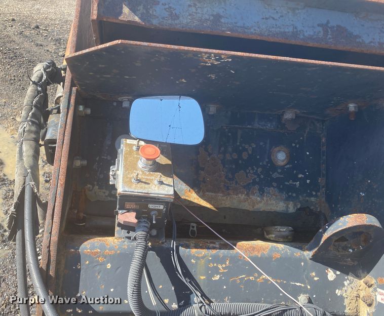 image for item DM4135 1995 Roadtec SB2500  Shuttle Buggy material transfer vehicle