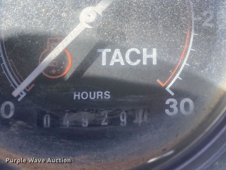 image for item DM4135 1995 Roadtec SB2500  Shuttle Buggy material transfer vehicle