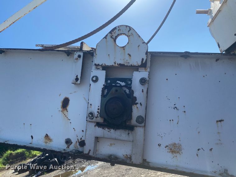 image for item DM4135 1995 Roadtec SB2500  Shuttle Buggy material transfer vehicle