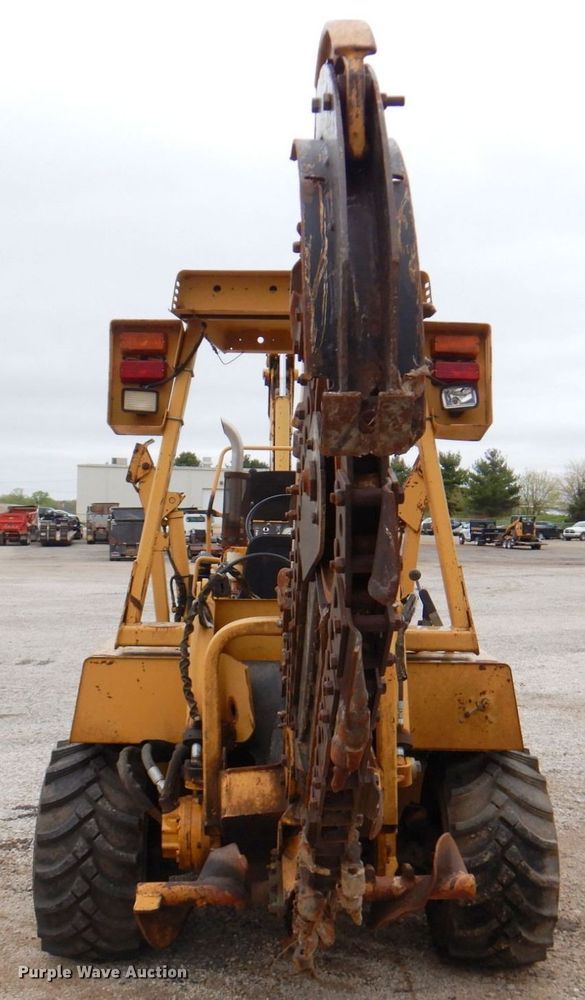 image for item DM6156 1999 Vermeer V5750  trencher