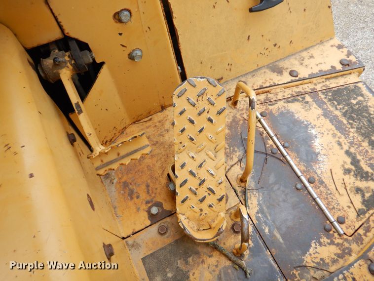 image for item DM6156 1999 Vermeer V5750  trencher