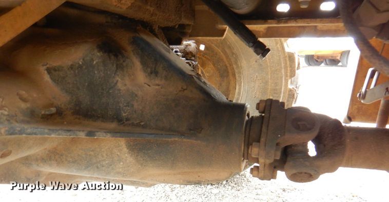 image for item DM6156 1999 Vermeer V5750  trencher