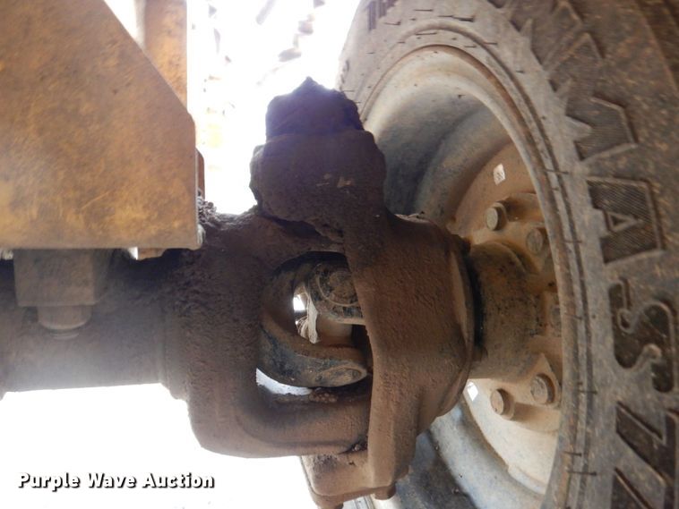 image for item DM6156 1999 Vermeer V5750  trencher