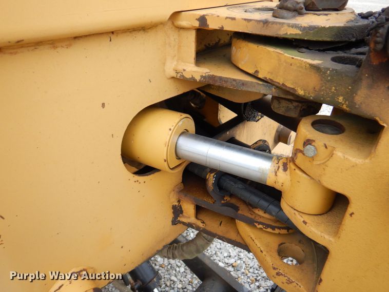 image for item DM6156 1999 Vermeer V5750  trencher