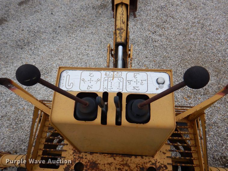 image for item DM6156 1999 Vermeer V5750  trencher