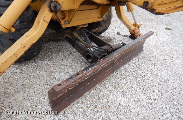 image for item DM6156 1999 Vermeer V5750  trencher