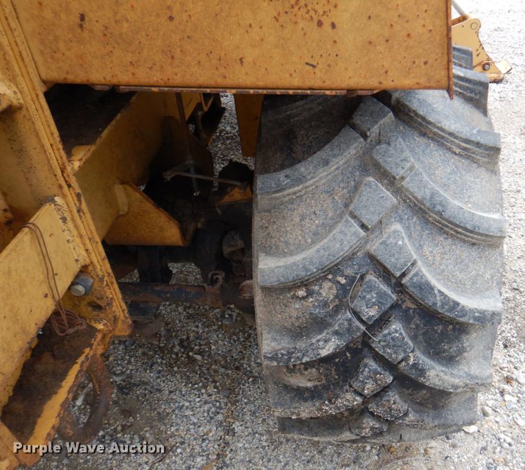 image for item DM6156 1999 Vermeer V5750  trencher