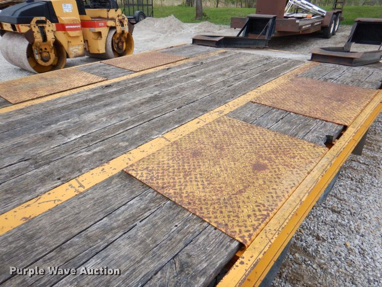 image for item DM6159 2011 Redi Haul R25210PFE-102  equipment trailer