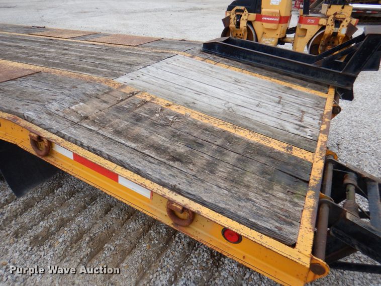 image for item DM6159 2011 Redi Haul R25210PFE-102  equipment trailer