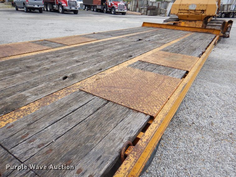 image for item DM6159 2011 Redi Haul R25210PFE-102  equipment trailer