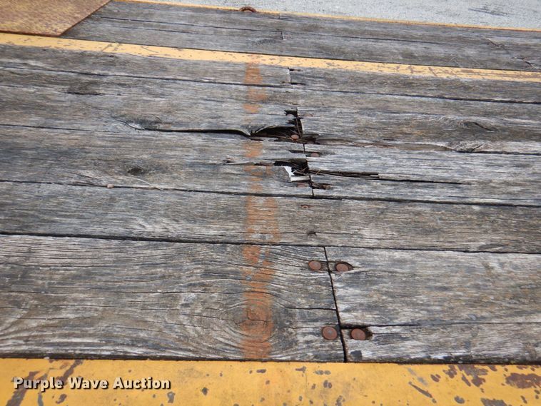 image for item DM6159 2011 Redi Haul R25210PFE-102  equipment trailer