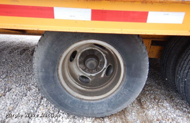 image for item DM6159 2011 Redi Haul R25210PFE-102  equipment trailer