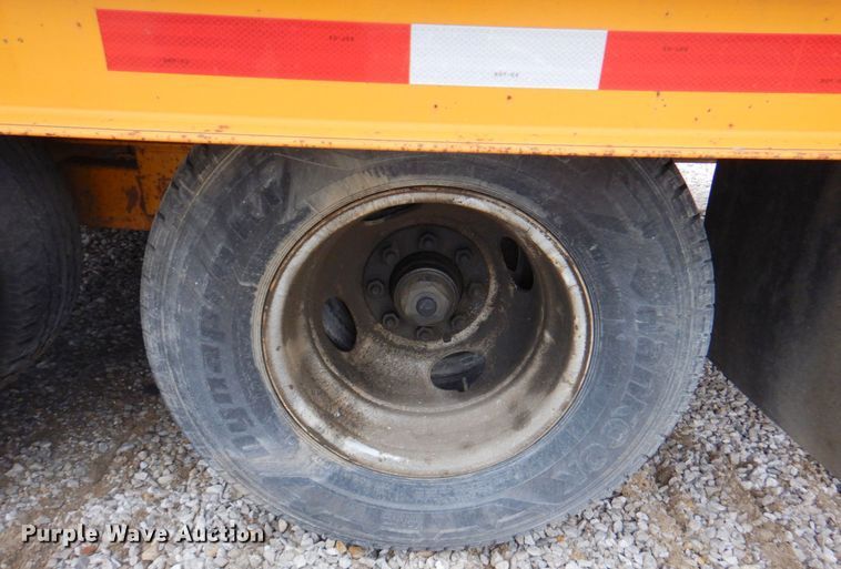 image for item DM6159 2011 Redi Haul R25210PFE-102  equipment trailer