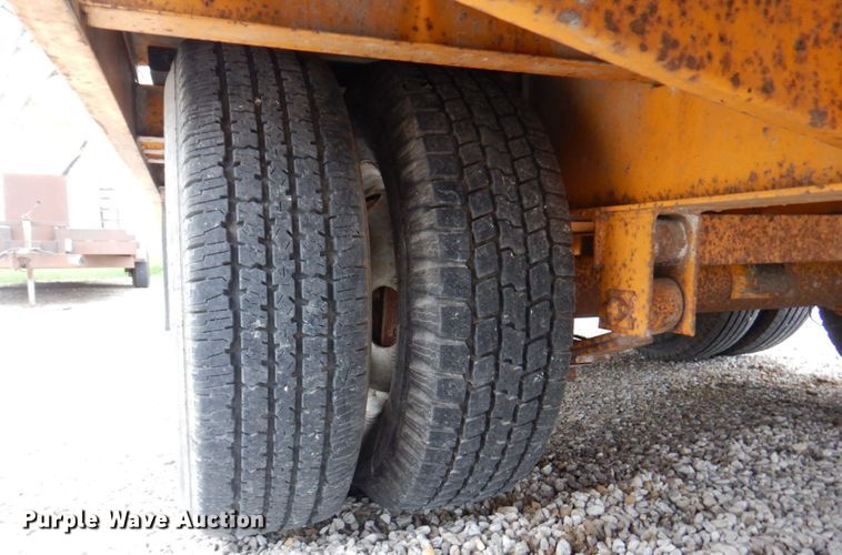 image for item DM6159 2011 Redi Haul R25210PFE-102  equipment trailer