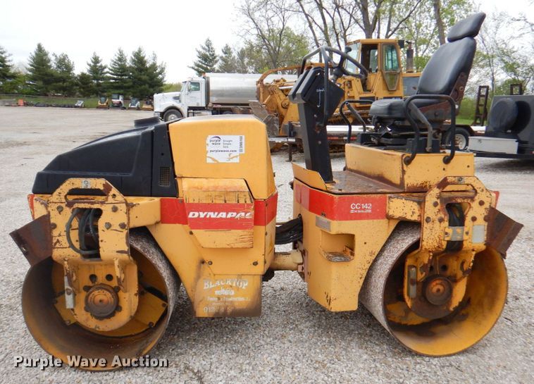 image for item DM6160 1994 Dynapac CC142  double drum roller