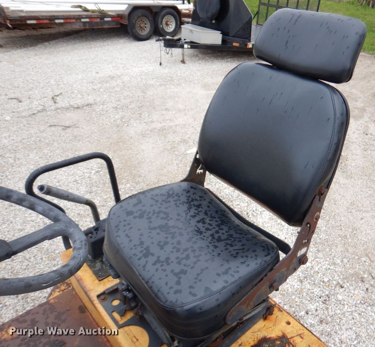 image for item DM6160 1994 Dynapac CC142  double drum roller