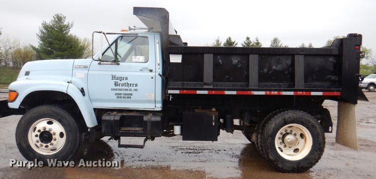 image for item DM6162 1995 Ford F800  dump truck