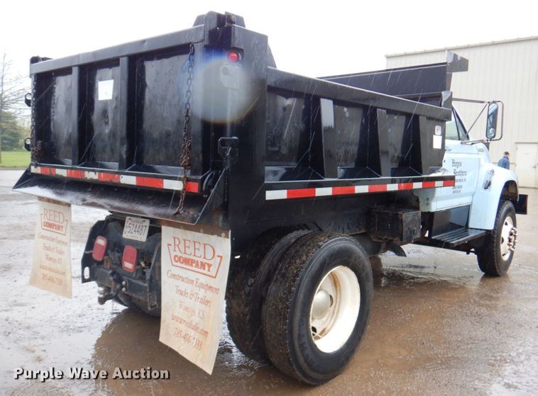 image for item DM6162 1995 Ford F800  dump truck