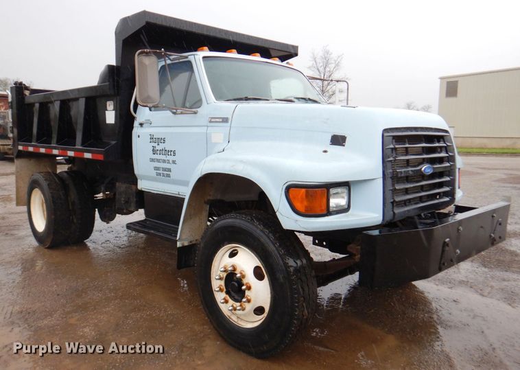 image for item DM6162 1995 Ford F800  dump truck