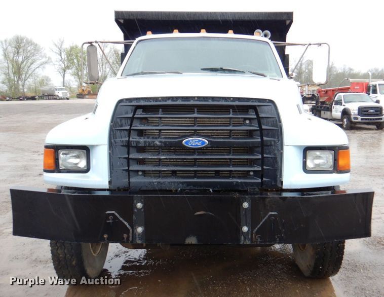 image for item DM6162 1995 Ford F800  dump truck