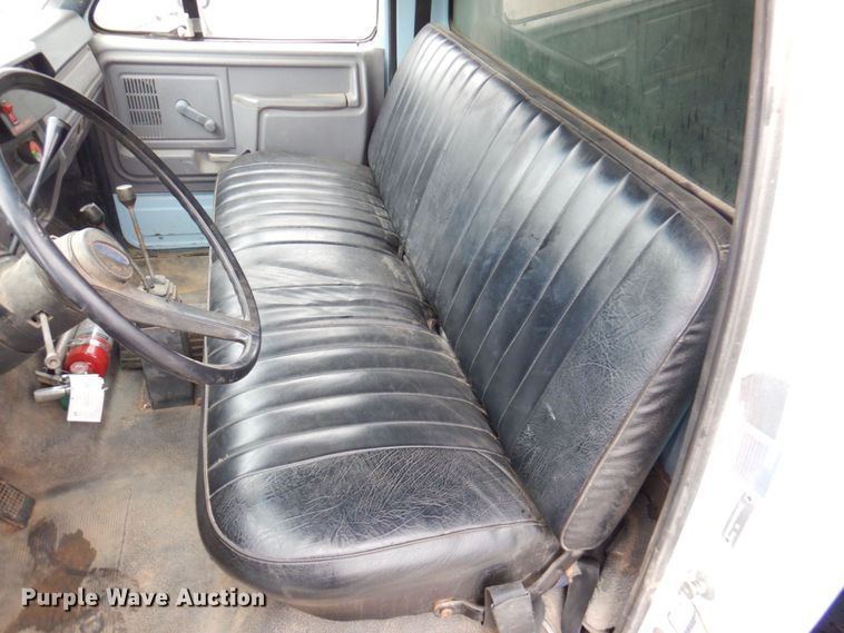 image for item DM6162 1995 Ford F800  dump truck