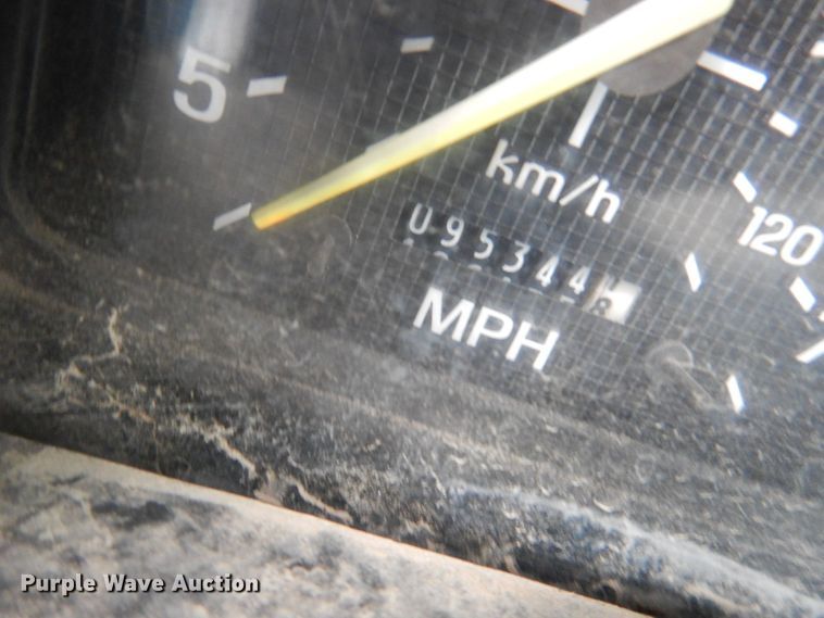 image for item DM6162 1995 Ford F800  dump truck