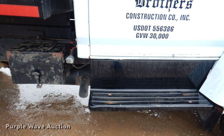 image for item DM6162 1995 Ford F800  dump truck