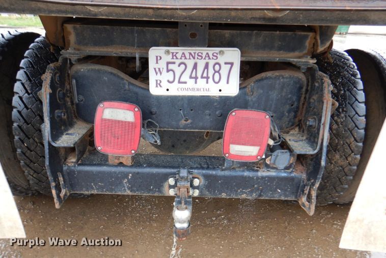 image for item DM6162 1995 Ford F800  dump truck