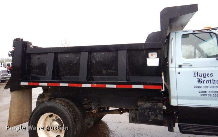 image for item DM6162 1995 Ford F800  dump truck