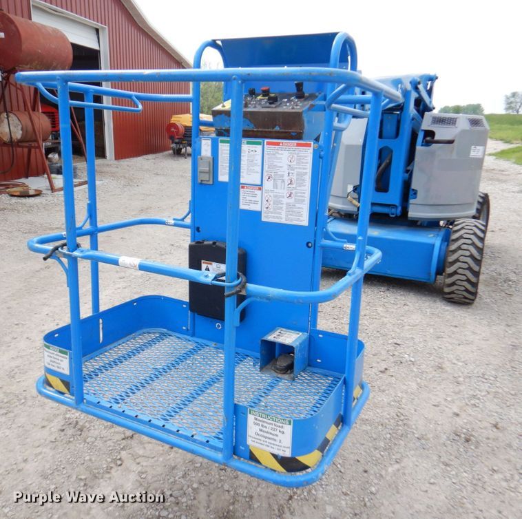 image for item DM6185 2013 Genie Z34/22  boom lift