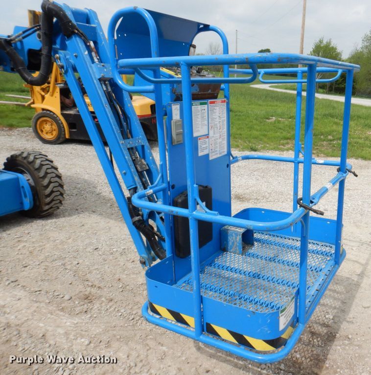 image for item DM6185 2013 Genie Z34/22  boom lift