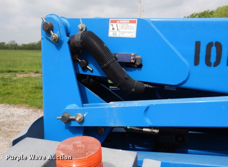 image for item DM6185 2013 Genie Z34/22  boom lift