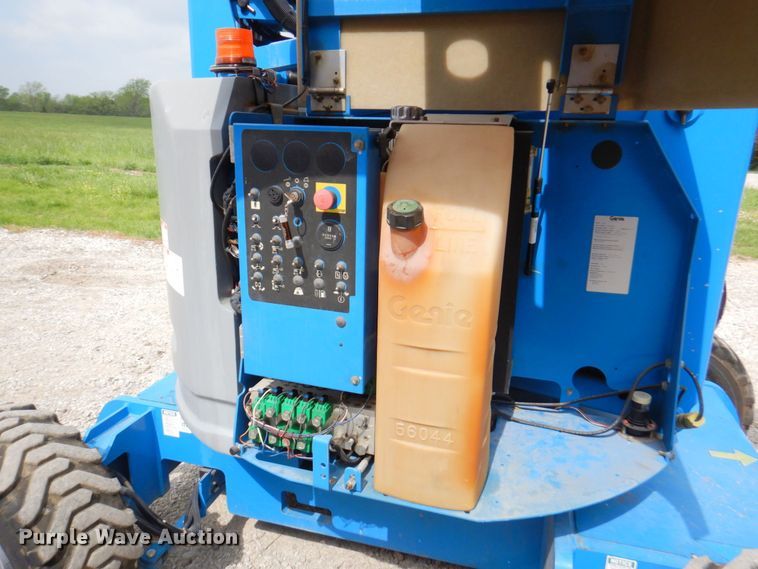 image for item DM6185 2013 Genie Z34/22  boom lift