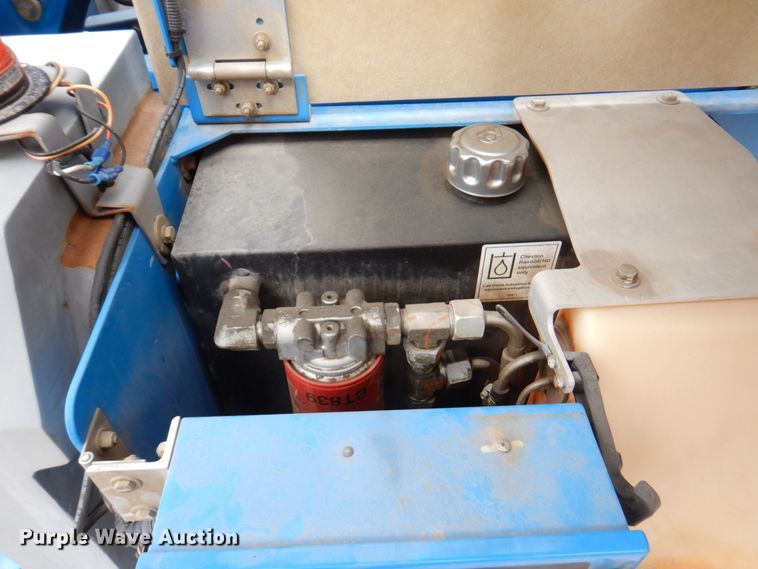 image for item DM6185 2013 Genie Z34/22  boom lift