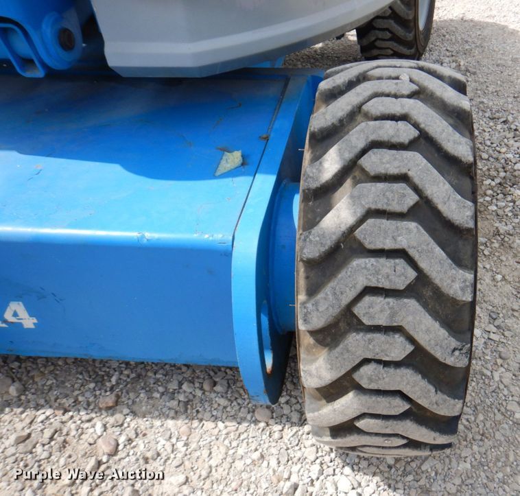 image for item DM6185 2013 Genie Z34/22  boom lift