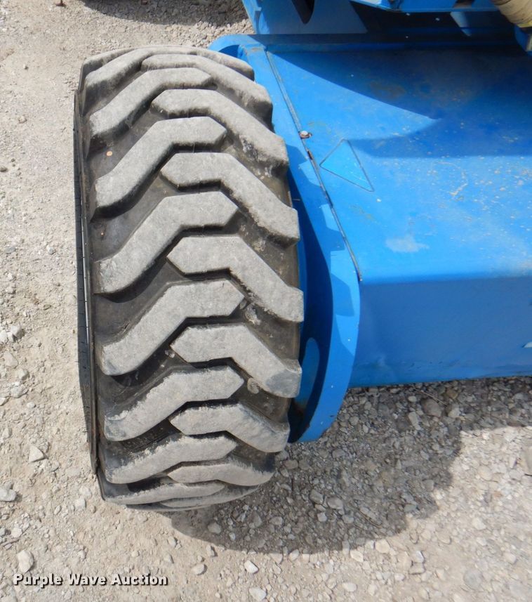 image for item DM6185 2013 Genie Z34/22  boom lift